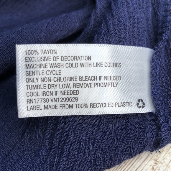 Knox Rose, navy, 3/4 sleeve crinkle fabric with embroidered yoke -size M - Picture 9 of 11